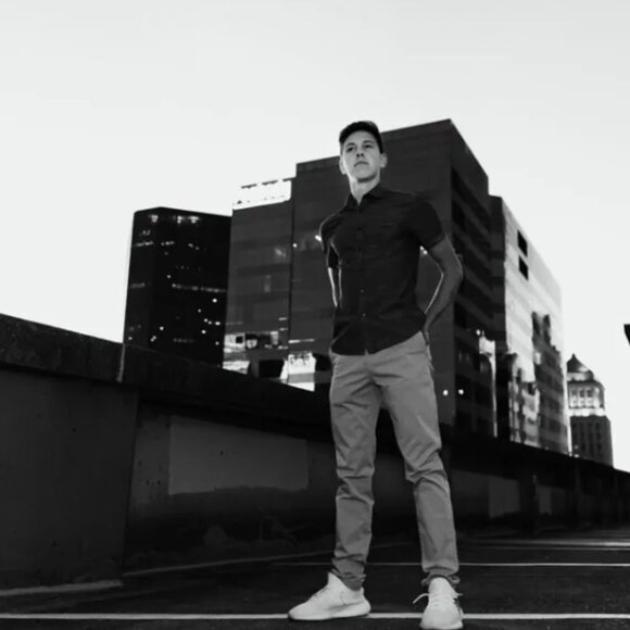 Meet your Posher, Ben - Picture 2 of 4